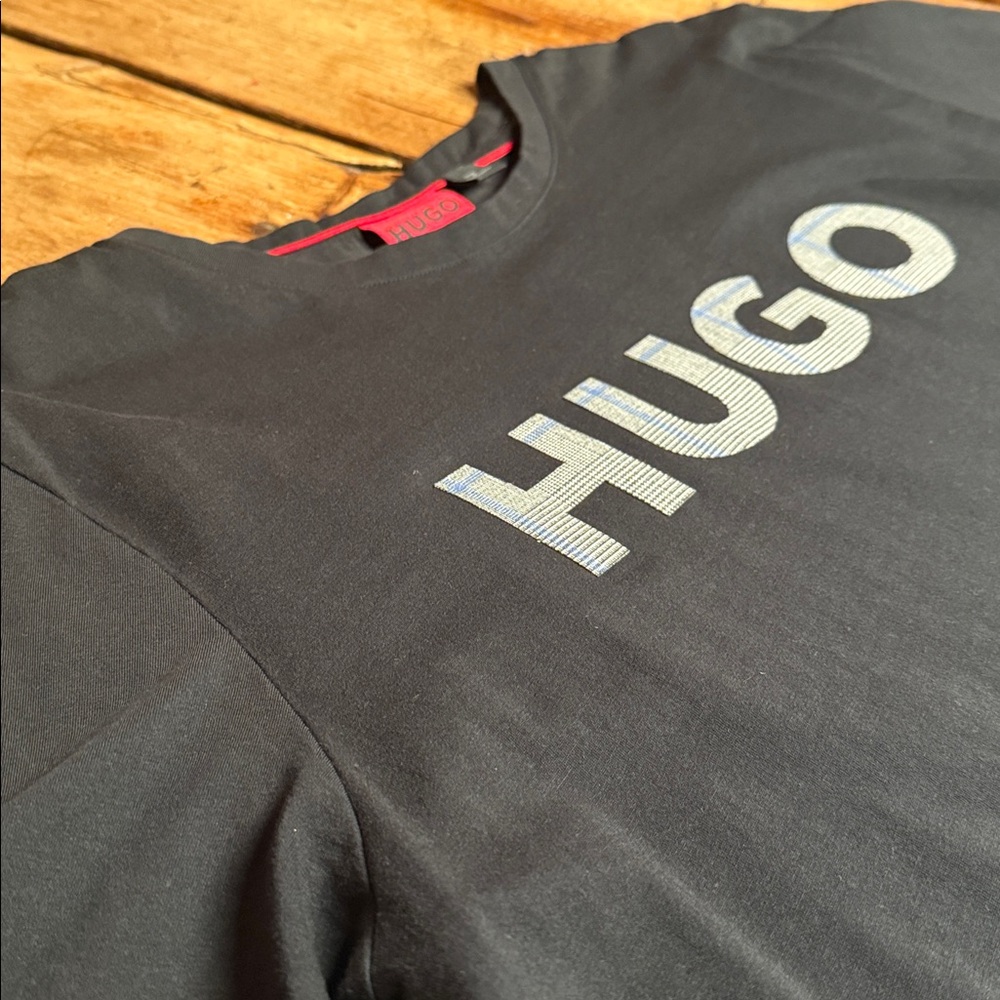 Hugo Boss - Picture 2 of 8